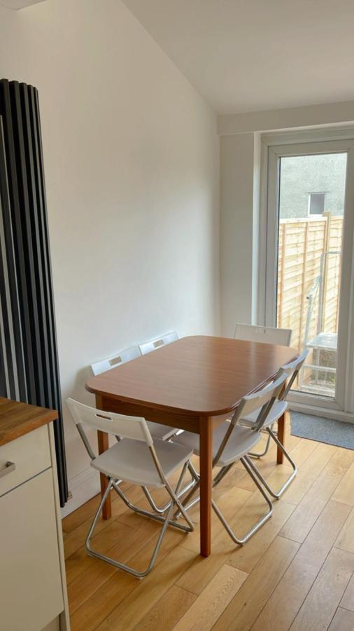 Room In Gloucester Road 4 Бристоль Экстерьер фото